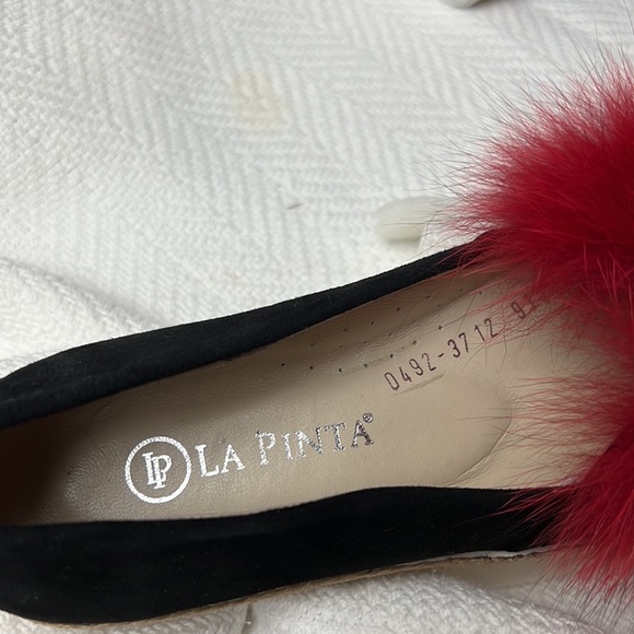 LA PINTA made in Istanbul Turkey Black Red Faux Fur Slip On size 36 - Picture 2 of 3